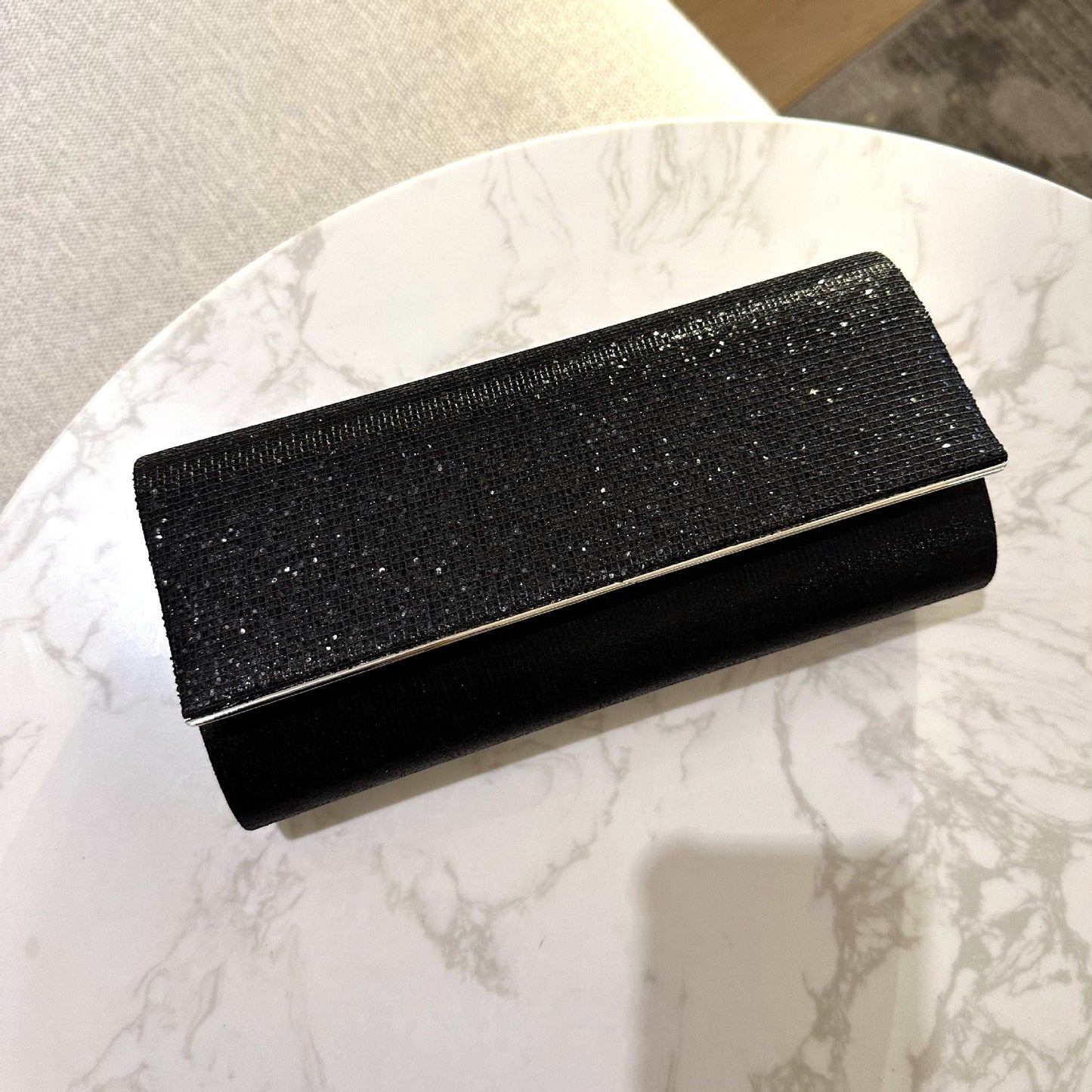 AEB054  BLACK clutch