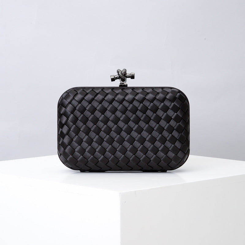 AEB047 BLACK clutch